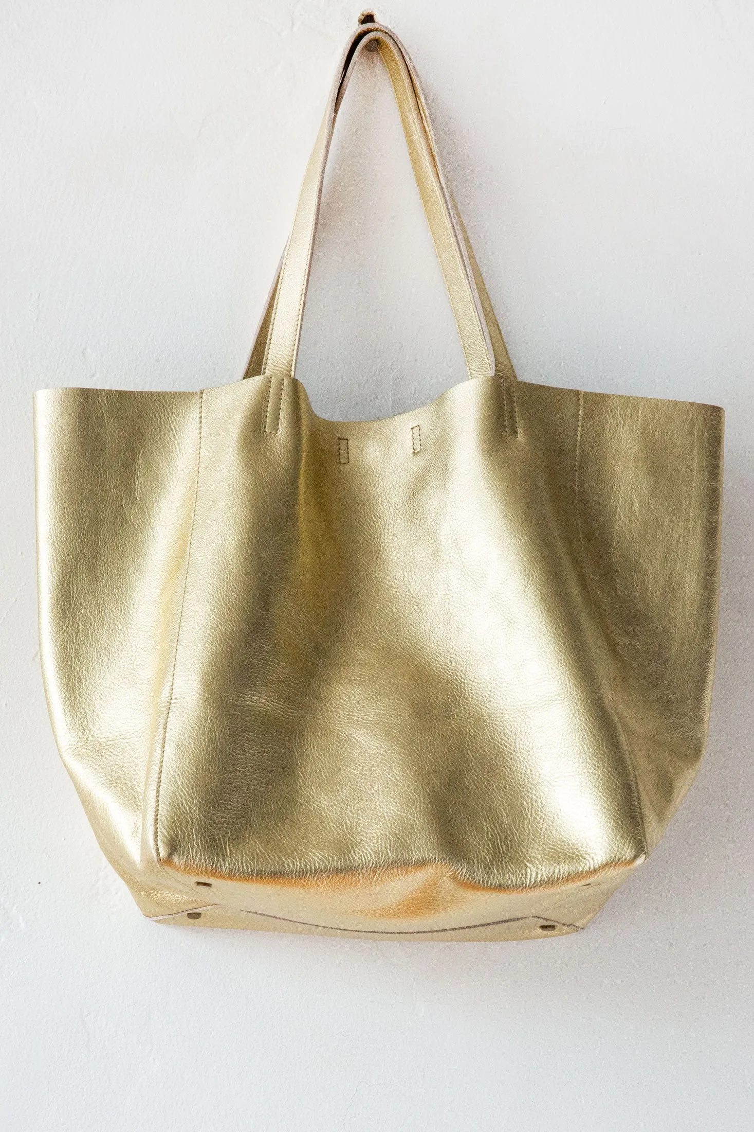 Dragi Tote Bag