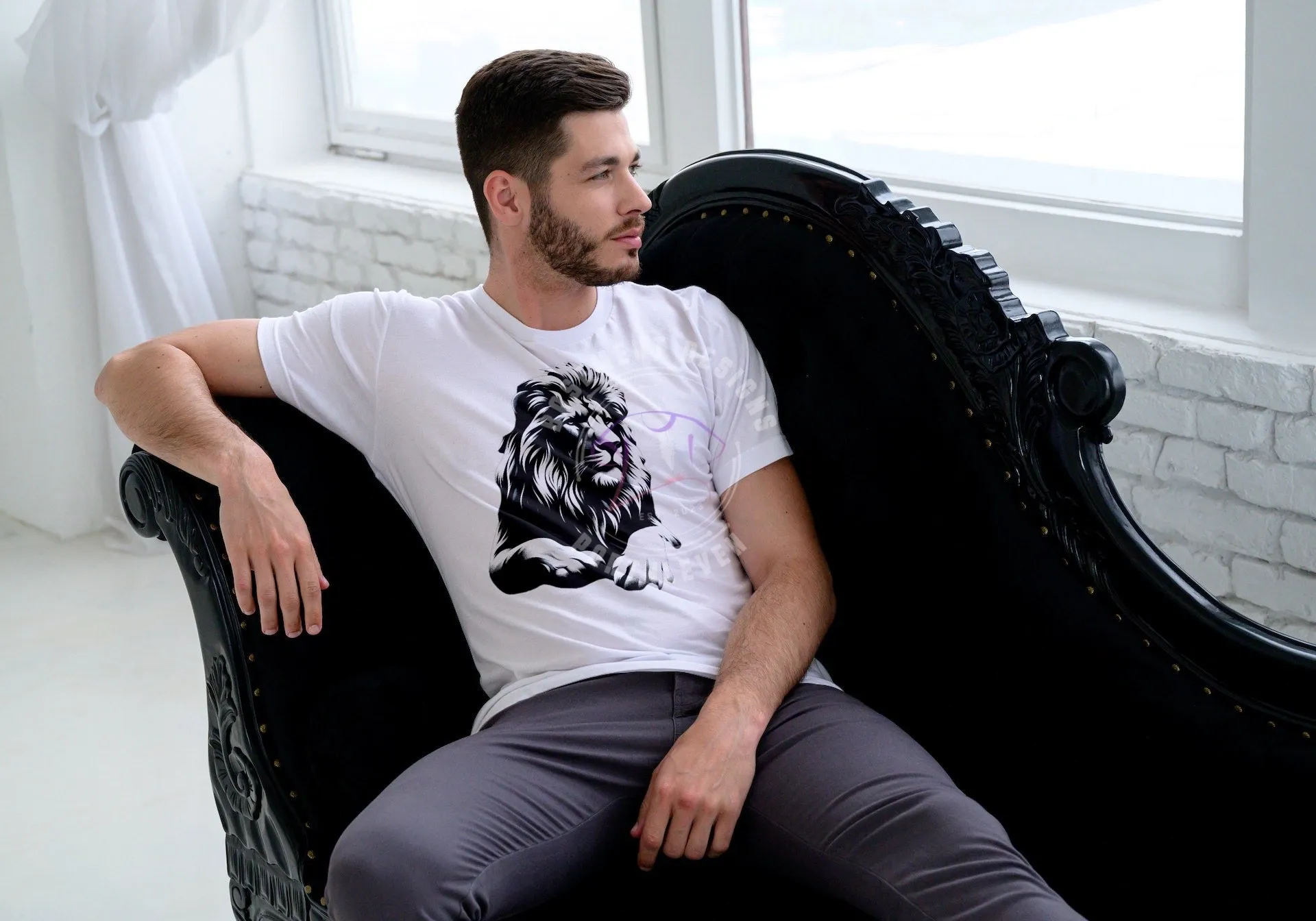 Premium Lion Print T-Shirt - High-Quality, Bold Design