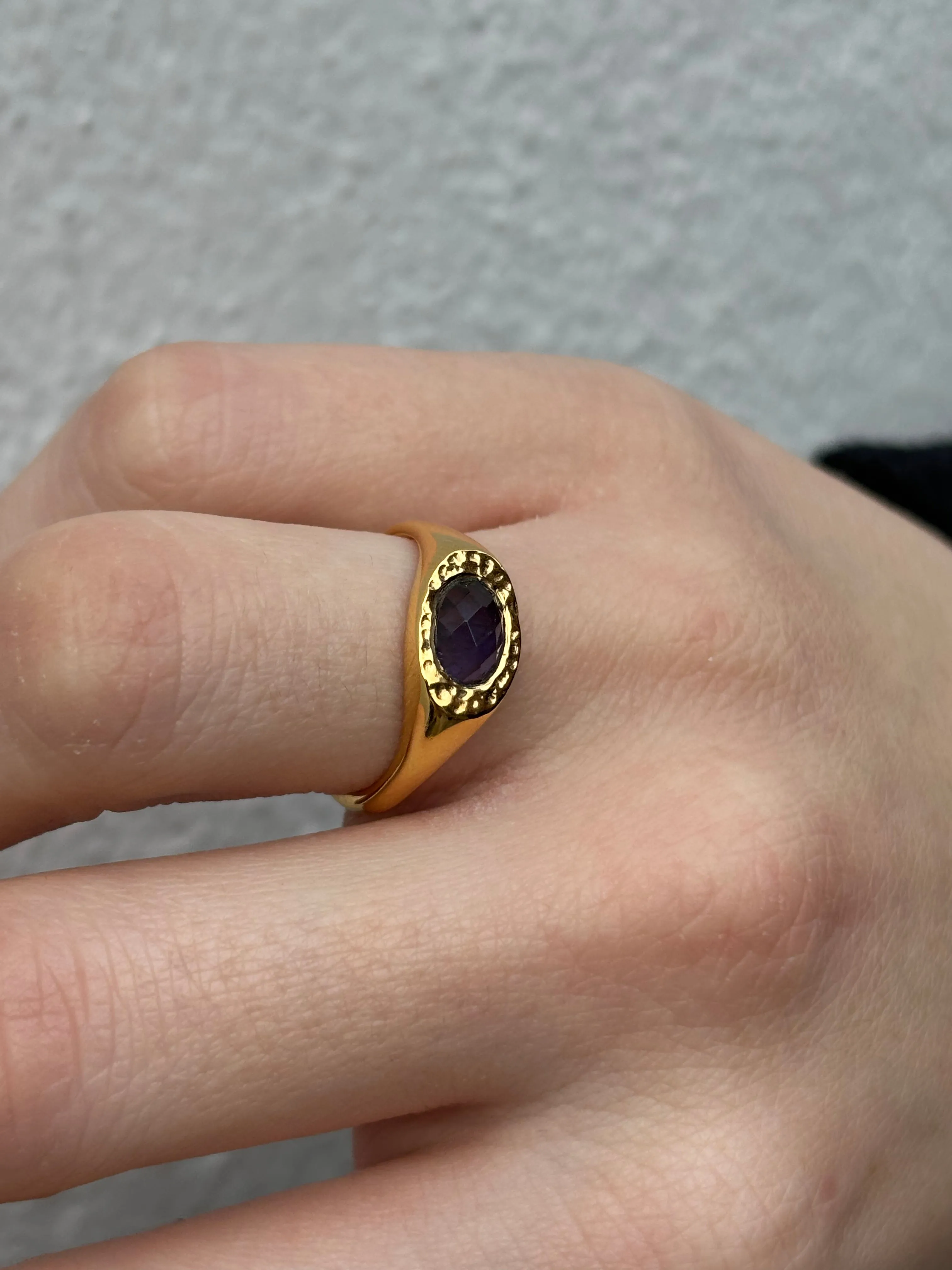 Une A Une Tamara Iolite Ring